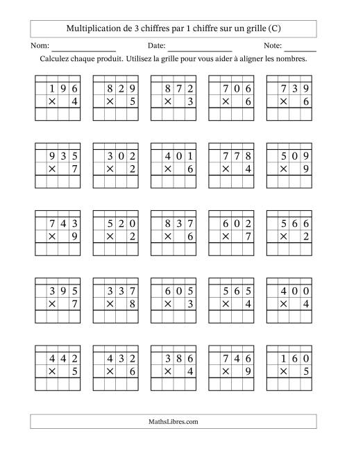 Multiplication de 3 chiffres par 1 chiffre avec l'aide d'une grille avec retenue (C)